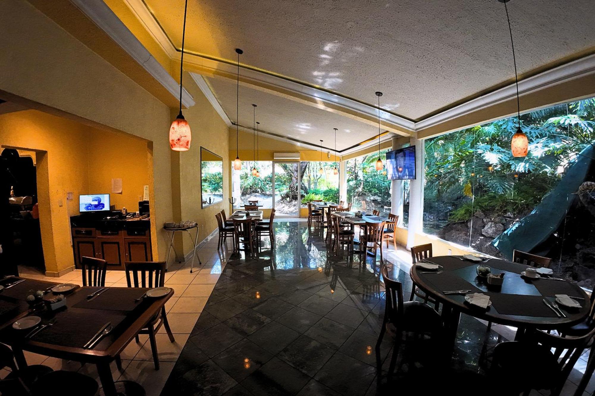 Real Del Bosque Golf&spa Apartahotel